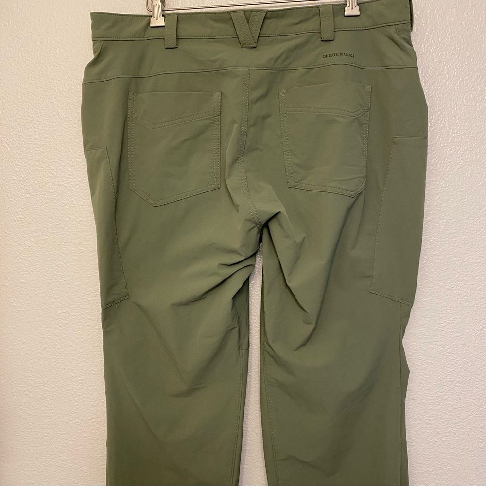 Duluth Trading Co Flexpedition Bootcut gorpcore woman’s plus Pants 75802 18W x31 - Picture 4 of 12